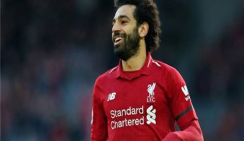 شاهد.. محمد صلاح ينشر صورته في"الجيم" المنزلي