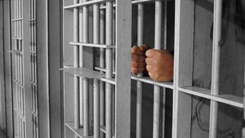 حبس تاجر قتل زوجته في منشأة ناصر