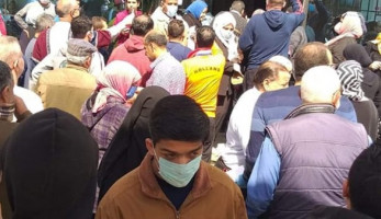 "زحام شرائح التابلت".. الأهالي يستغيثون بوزير التعليم خوفا من كورونا