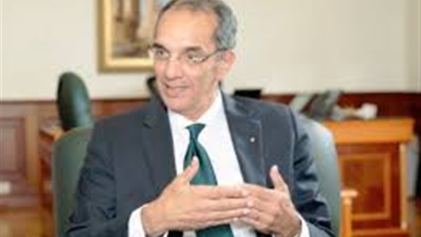 وزير الاتصالات يوجه رسالة لمستخدمي الإنترنت (فيديو)