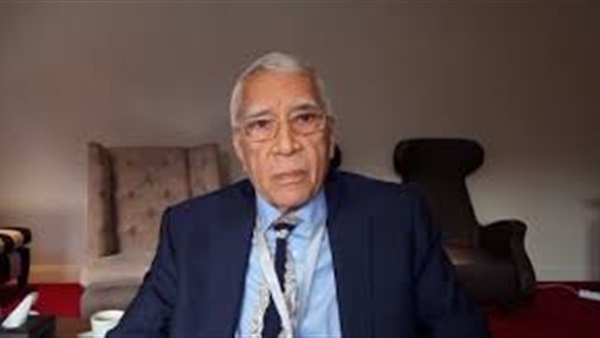 أستاذ الأمراض الجلدية يكشف معلومة خطيرة عن الإسراف في المطهرات