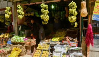 "الوزراء": محلات الخضار والفاكهة زي الصيدليات.. متقفلوش وقت الحظر