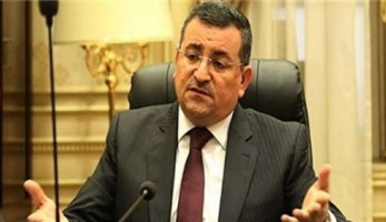 هل تزيد الحكومة عدد ساعات الحظر؟.. وزير الإعلام يجيب (فيديو)