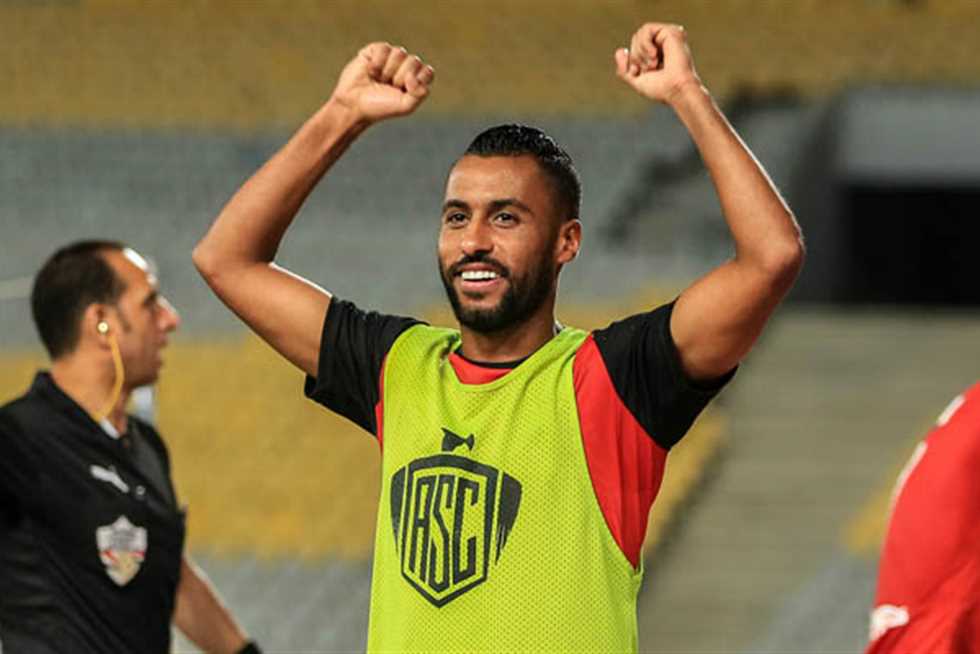 أول تعليق لحسام عاشور على موقفه من الاعتزال في الأهلي وعرض الزمالك (فيديو)