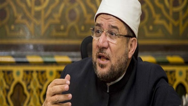 لماذا تغلق المساجد وتترك وسائل النقل العامة؟.. رد قوي لوزير الأوقاف