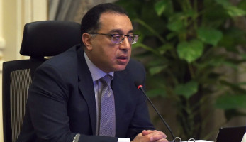 رئيس الوزراء يتلقى خطابا من مجموعة «يسين القابضة» بالتبرع بـ7 ملايين جنيه للعمالة غير المنتظمة