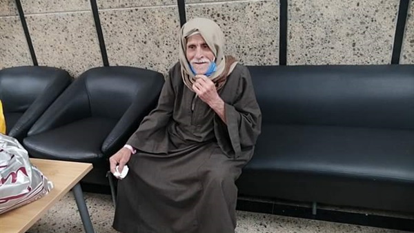 شاهد.. أكبر المتعافين من كورونا يقدم نصيحة للمصريين