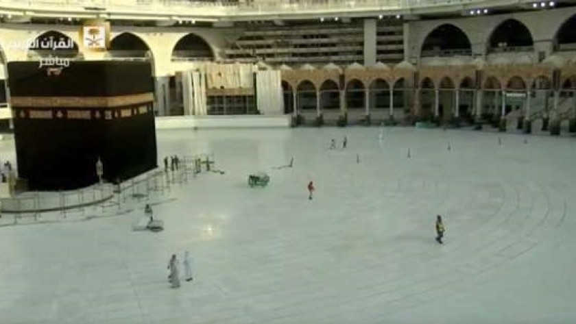 عاجل.. تعليق الصلوات الخمس والتراويح بالحرمين في رمضان