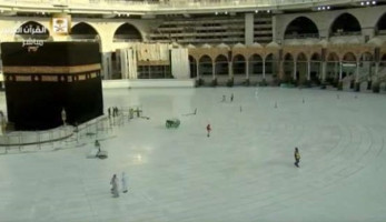 عاجل.. تعليق الصلوات الخمس والتراويح بالحرمين في رمضان