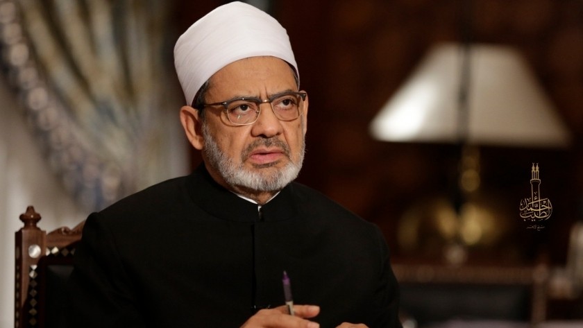 الإمام الطيب: الخروج للتجمعات مع وجود الوباء مخالفة للشرع