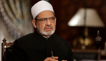 الإمام الطيب: الخروج للتجمعات مع وجود الوباء مخالفة للشرع