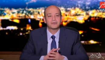عمرو أديب يحذر من الكمامة المصنوعة من القماش