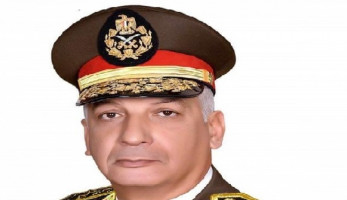 وزير الدفاع يتفقد اصطفاف قوات المظلات: أحد أركان قدرتنا العسكرية