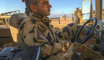 "يده تحركت في القبر وحضنت والده".. "صديق المنسى" عن دفن الأسطورة: ظننته "صاحي"