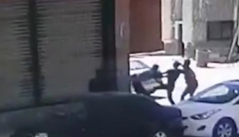55 غرزة.. الاعتداء على صيدلي منع شباب من معاكسة البنات في الغردقة