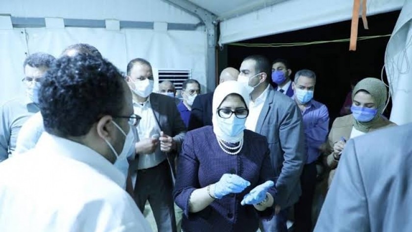 الصحة: 13% من إصابات الطاقم الطبي خارج المستشفيات والسيدات أكثر من الرجل