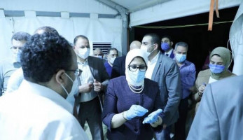 الصحة: 13% من إصابات الطاقم الطبي خارج المستشفيات والسيدات أكثر من الرجل