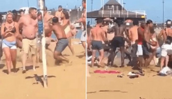 بعد رفع الحظر.. مشاجرة حادة بين عشرات المصيفين على الشاطئ.. فيديو