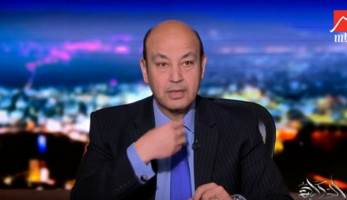 تعليق ناري لعمرو أديب على علاج مصابي كورونا المقتدرين (فيديو)
