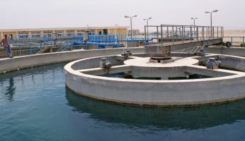 الإسكان: عقوبات رادعة حال استخدام مياه الشرب فى أغراض أخرى