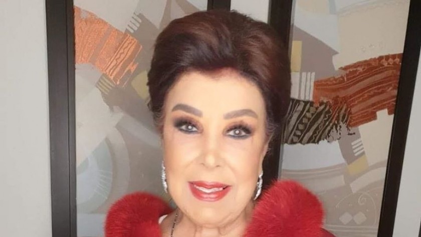 "تعاني تليف في الرئتين".. مصادر طبية تكشف تطورات الحالة الصحية لرجاء الجداوي