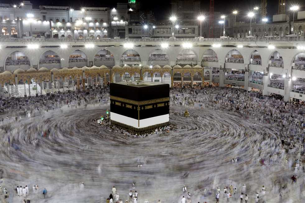 بعد قصره على المقيمين بالسعودية.. ما مصير حجوزات الراغبين في الحج هذا العام؟