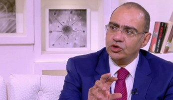 رئيس لجنة مكافحة كورونا: الفيروس لا ينتقل بالهواء.. ومنظمة الصحة متخبطة