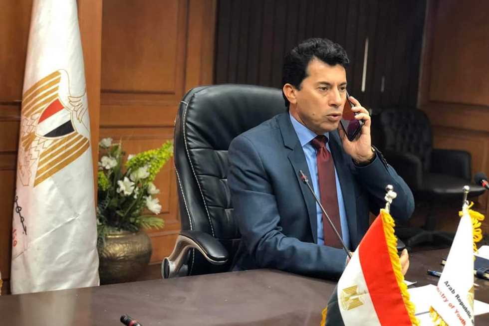 أول تعليق من وزارة الرياضة على شكوى الأهلي ضد لافتة «الزمالك نادي القرن الحقيقي»