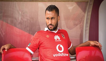 عاشور: تواصلت مع تركي بعلم إدارة الأهلي.. وعلاقتي بالنادي لن تنتهي