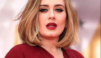 رغم خسارتها أكثر من 40 كيلو جرام.. الإسترتش يُبرز كرش أديل