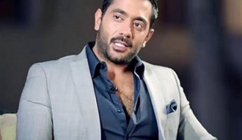 أحمد فلوكس يعتذر لهاني شاكر على الهواء على خلفية أزمة مصطفى حفناوي