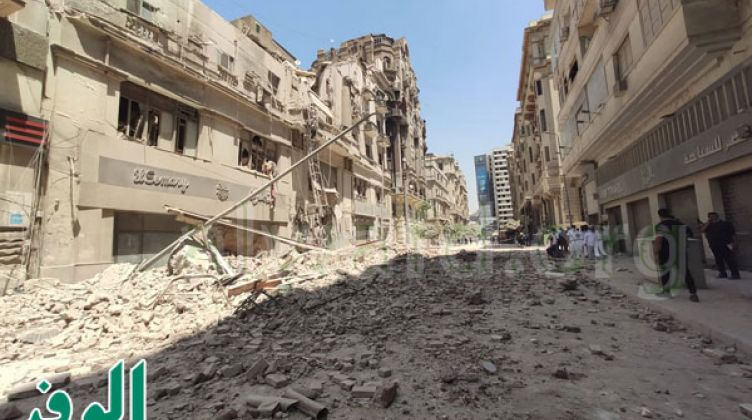 إخلاء سكان المنازل المجاورة لعقار قصر النيل المنهار