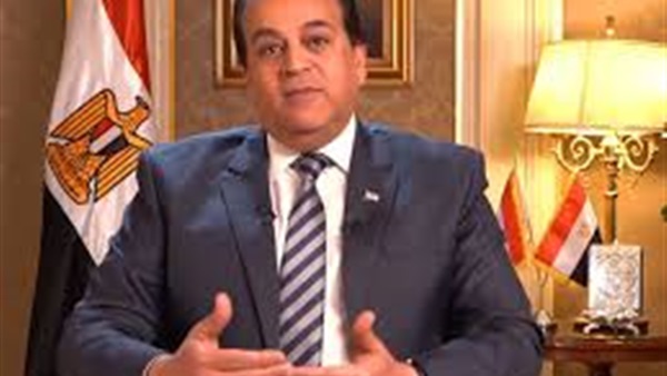 بعد فرض رسوم الرسوب.. وزير التعليم العالي يوجه رسالة للطلاب