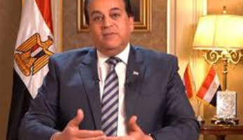 بعد فرض رسوم الرسوب.. وزير التعليم العالي يوجه رسالة للطلاب