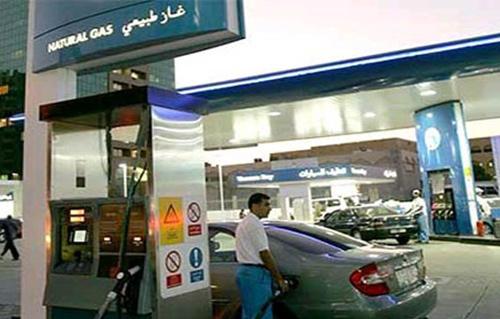 هل يؤثر تحويل السيارات للعمل بالغاز على الموتور؟.. رئيس شركة الغاز الطبيعي يجيب