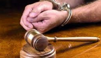 بعد اعترافه.. النائب العام يأمر بحبس المتهم بقتل فتاتين في قنا