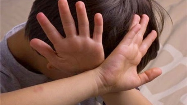 مدرب كرة قدم يهتك عرض 3 أطفال ويصورهم عرايا في حلوان