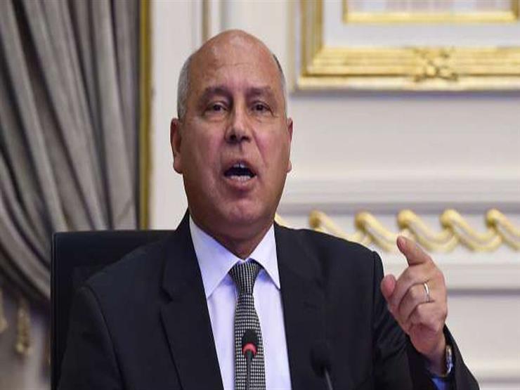 وزير النقل: اشتراك سنوي يجدد مدى الحياة باسم "سيدة القطار"
