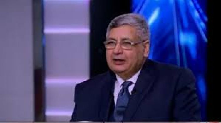 بالفيديو.. مستشار الرئيس: إصابات كورونا تنحسر.. والموجه الأولى لم تنته