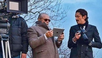 كريم محمود عبد العزيز يرفض تجسيد السيرة الذاتية لوالده "الساحر"