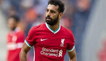 أسطورة أياكس يؤكد: «مدرب برشلونة مهتم جدا بالتعاقد مع صلاح»