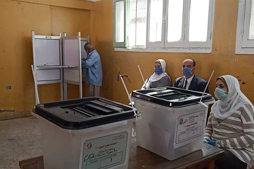 لماذا ينام المرشحون المحتملون أمام أبواب المحاكم ليلة فتح باب طلبات النواب؟.. «الحزب الوطني لديه الإجابة»