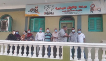 غلق وتشميع عيادة "طبيب الفرخة" بالبحر الأحمر.. صور