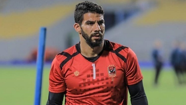 الجمعة.. بيراميدز يقدم شريف إكرامي في مؤتمر صحفي