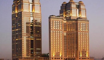 النيابة تعلن تفاصيل تسلم 3 متهمين بقضية «الفيرمونت»