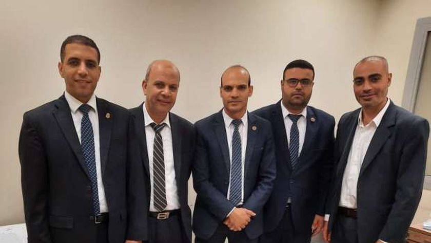 جمارك مطار القاهرة تحبط محاولة تهريب هواتف محمولة