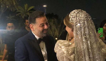 صور.. الكينج محمد منير يحضر حفل زفاف الفنان أمير شاهين