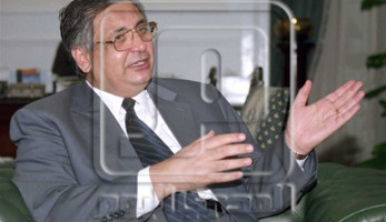 عوض تاج الدين: مصر ما زالت في الموجة الأولى من كورونا.. ومستشفيات العزل أصبحت خبرة