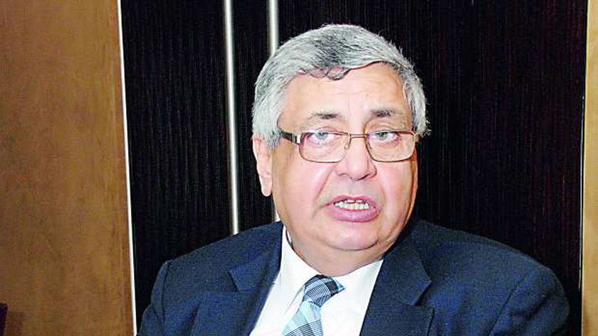 مستشار الرئيس: العالم يمر بموجة جديدة وحادة وشديدة من فيروس كورونا