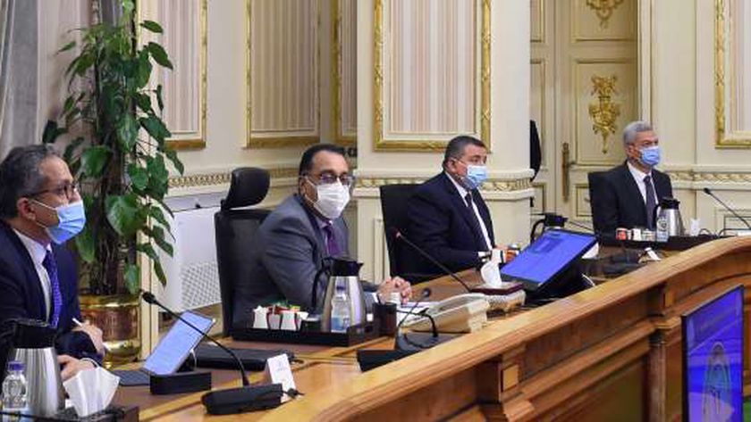 حرب الحكومة على كورونا: 412 إجراء في 8 أشهر لحصار الفيروس
